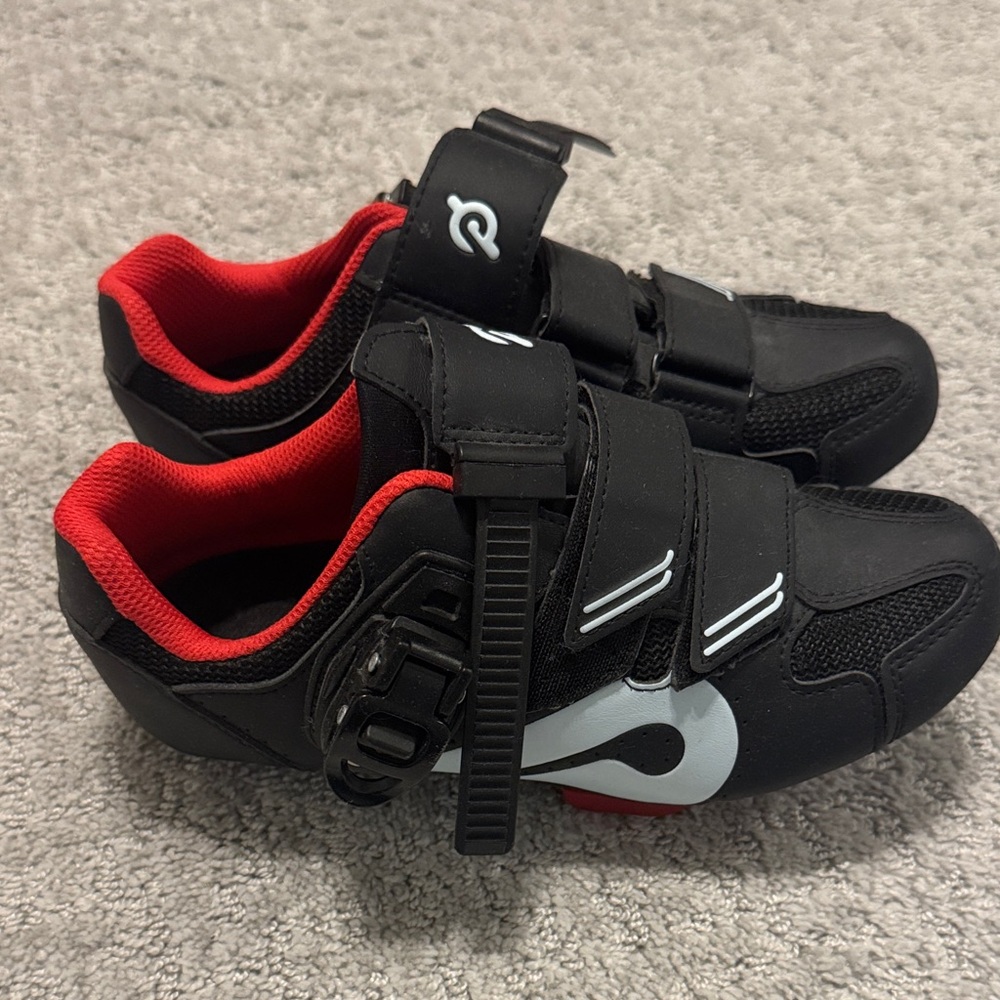 Women’s size 6, peloton cycling shoes